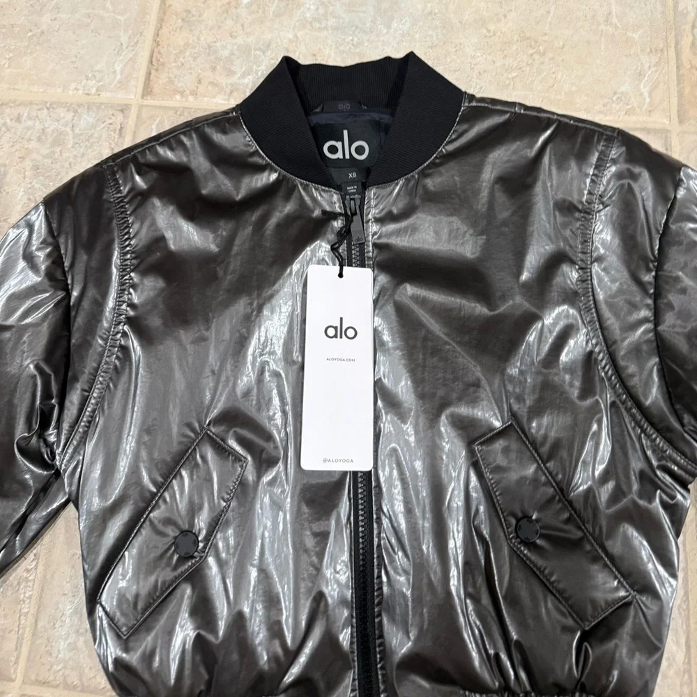 Retired Alo Yoga Metallic Cropped Break Line Bomber Jacket XS Silver Chrome NWT